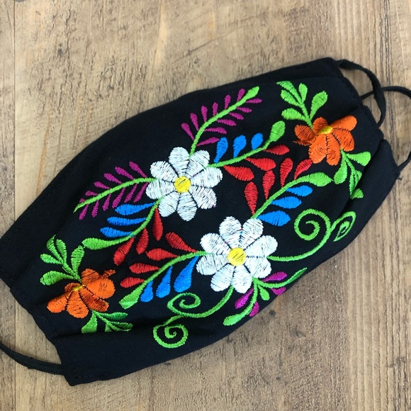 Mexican Face Mask Floral Embroidered With Filter - Picture 5 of 9